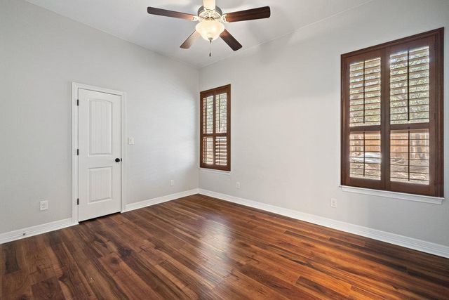 321 Sarahs LN, Liberty Hill, TX 78642