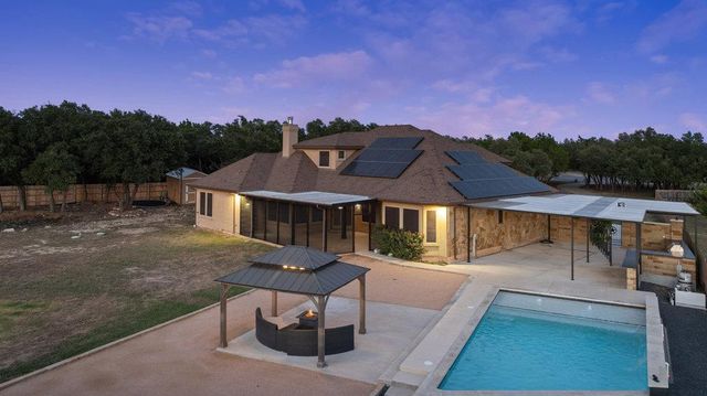 321 Sarahs LN, Liberty Hill, TX 78642