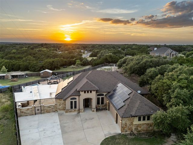 321 Sarahs LN, Liberty Hill, TX 78642