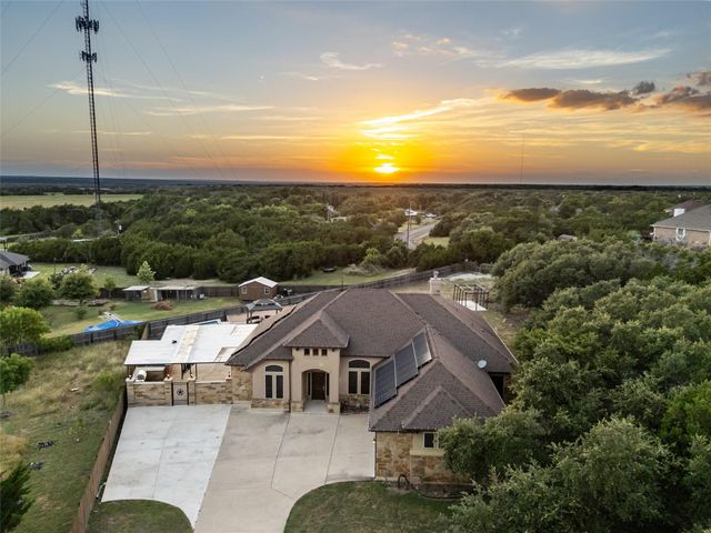 321 Sarahs LN, Liberty Hill, TX 78642