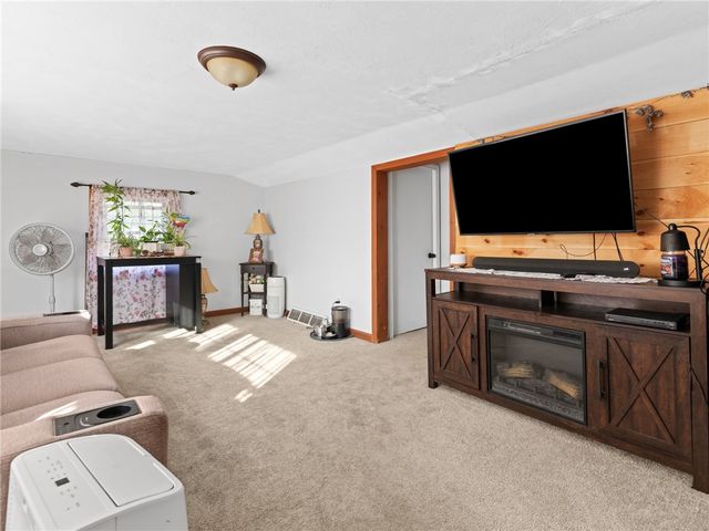 57 Twin Lakes Avenue, Coventry, RI 02816