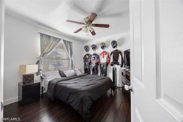 441 3rd ST SW, Naples, FL 34117