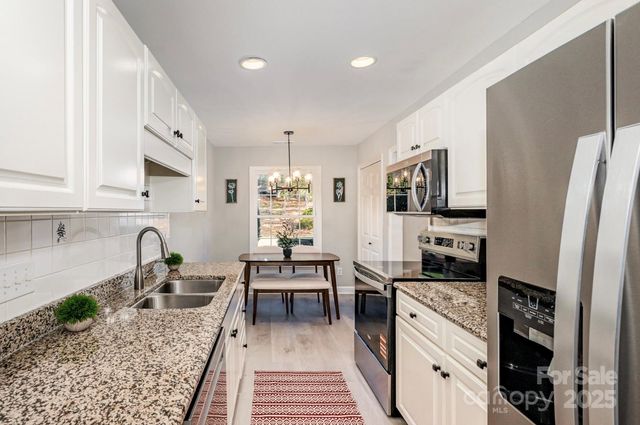 7047 Quail Hill Road, Charlotte, NC 28210