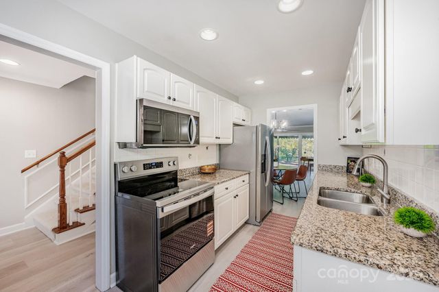 7047 Quail Hill Road, Charlotte, NC 28210