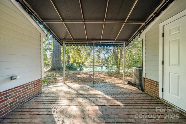 7047 Quail Hill Road, Charlotte, NC 28210