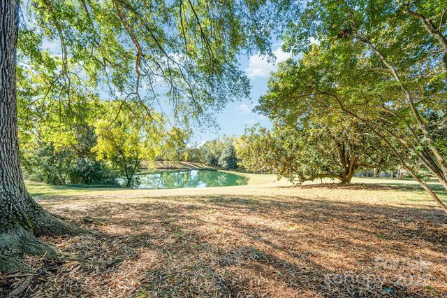 7047 Quail Hill Road, Charlotte, NC 28210