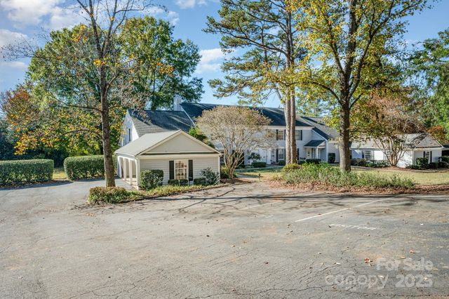 7047 Quail Hill Road, Charlotte, NC 28210