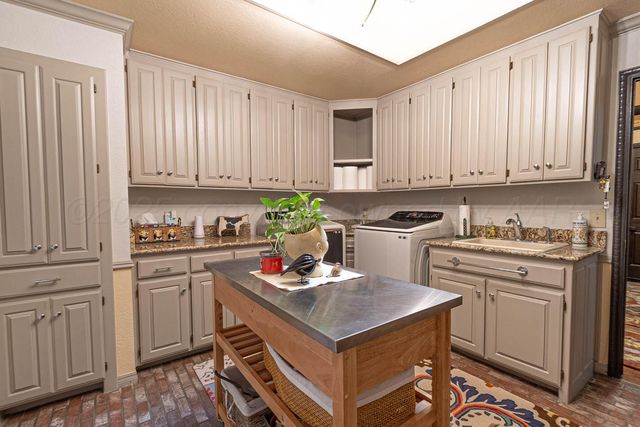 7724 BAUGHMAN Drive, Amarillo, TX 79121