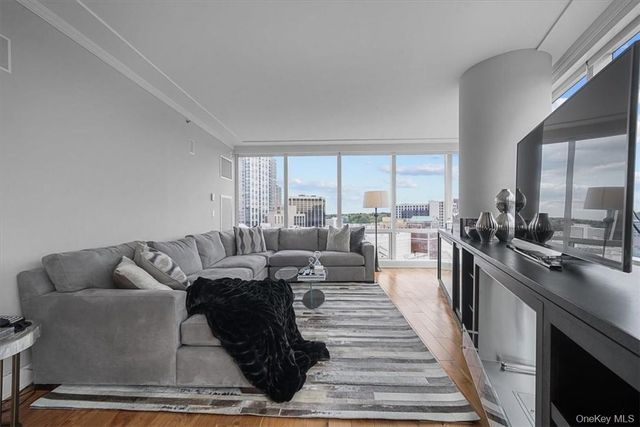 1 Renaissance Square 24F, White Plains, NY 10601