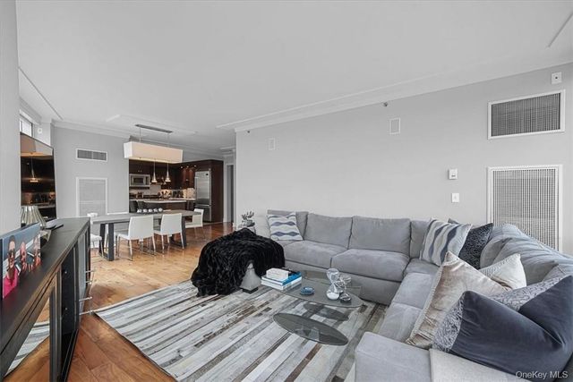 1 Renaissance Square 24F, White Plains, NY 10601