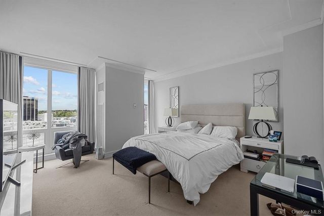 1 Renaissance Square 24F, White Plains, NY 10601