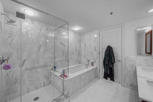 1 Renaissance Square 24F, White Plains, NY 10601