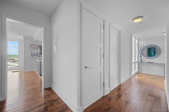 1 Renaissance Square 24F, White Plains, NY 10601