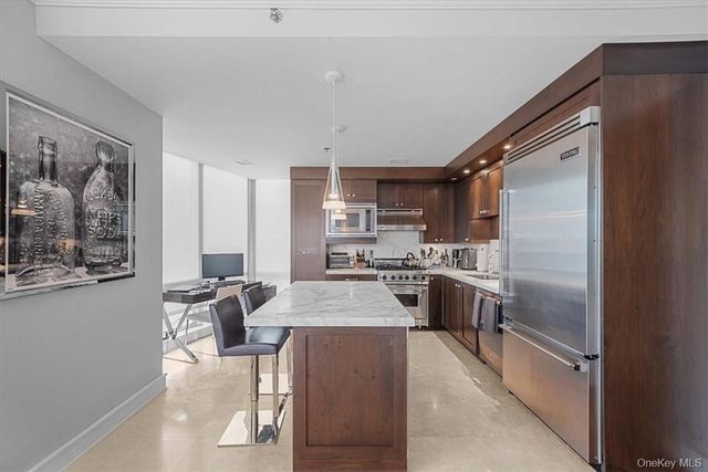 1 Renaissance Square 24F, White Plains, NY 10601