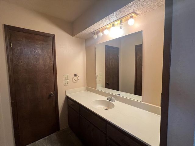 2517 W Hefner Road, Oklahoma City, OK 73120