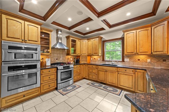 6424 Highland Green Drive, Medina, OH 44256