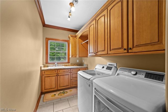 6424 Highland Green Drive, Medina, OH 44256