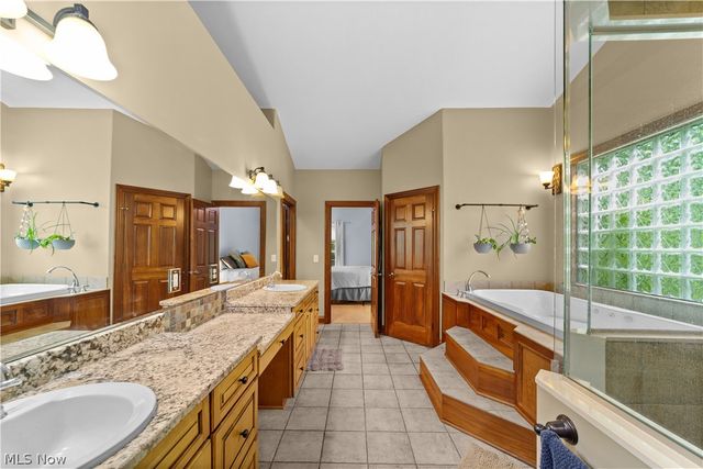 6424 Highland Green Drive, Medina, OH 44256