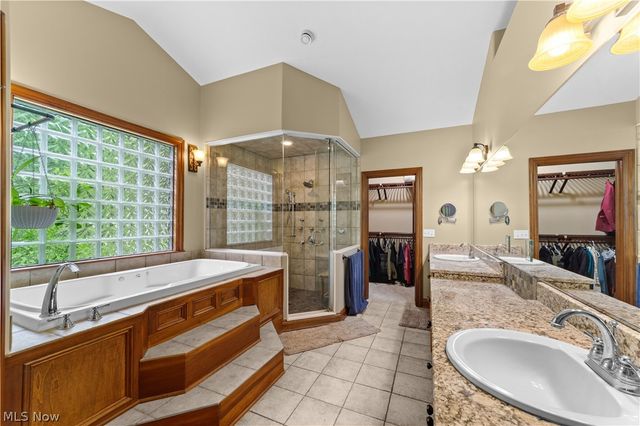 6424 Highland Green Drive, Medina, OH 44256
