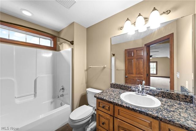 6424 Highland Green Drive, Medina, OH 44256