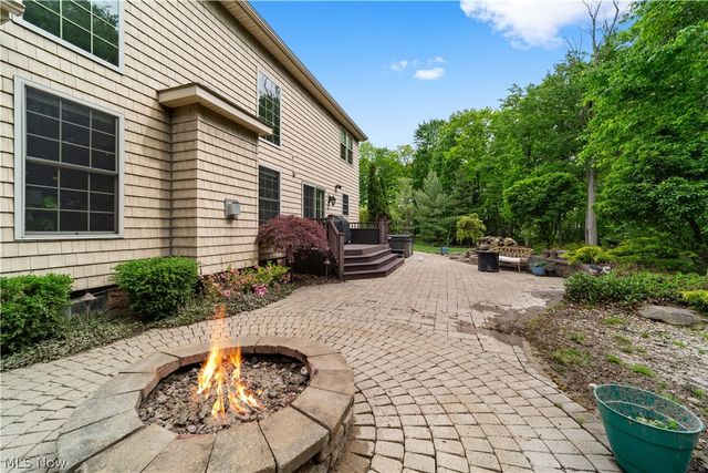 6424 Highland Green Drive, Medina, OH 44256