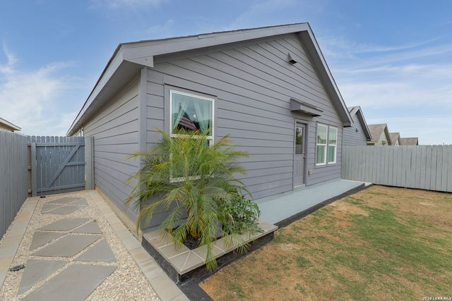 4223 OSMOSIS DR, San Antonio, TX 78223