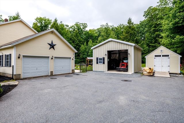 101 Royalston Rd N, Winchendon, MA 01475