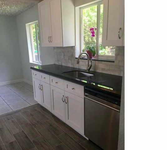 2811 NW 8th Street, Pompano Beach, FL 33069