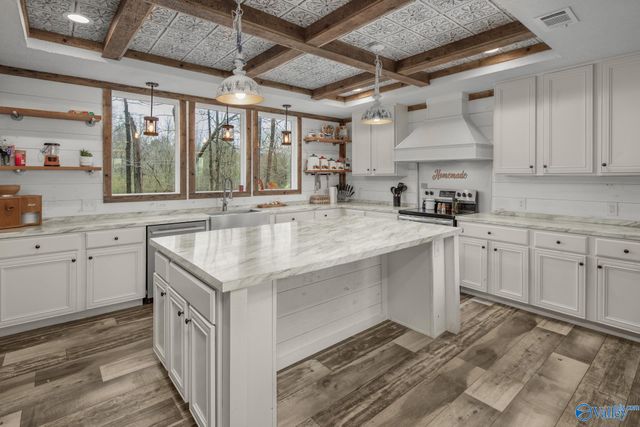 1180 County Road 1447, Falkville, AL 35622