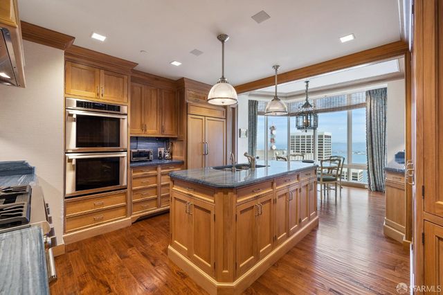301 Mission Street 52B, San Francisco, CA 94105