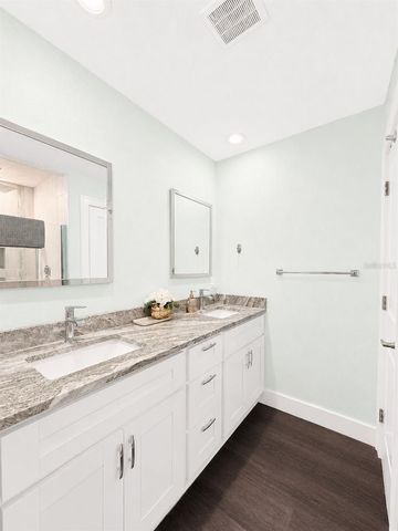 726 38TH AVENUE N, St Petersburg, FL 33704