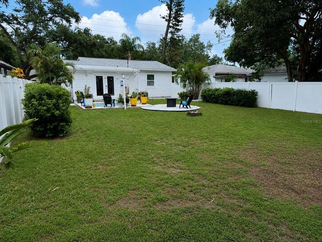 726 38TH AVENUE N, St Petersburg, FL 33704