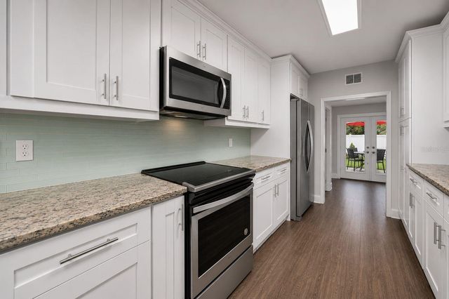726 38TH AVENUE N, St Petersburg, FL 33704