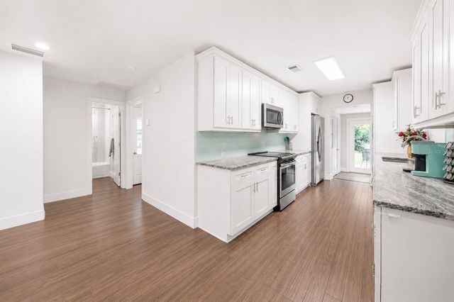 726 38TH AVENUE N, St Petersburg, FL 33704