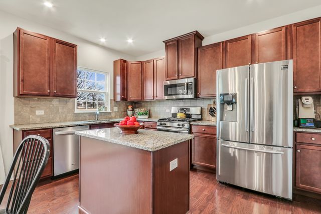 3132 Concord Lane, Wadsworth, IL 60083