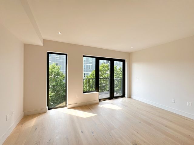 1 Nevins Hill Way 507, Boston, MA 02135