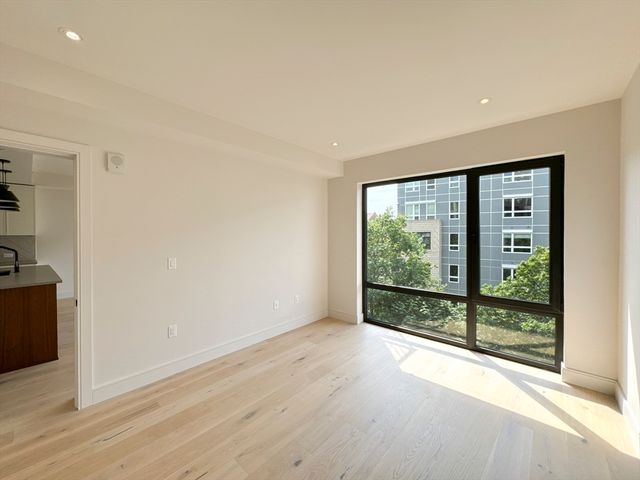 1 Nevins Hill Way 507, Boston, MA 02135