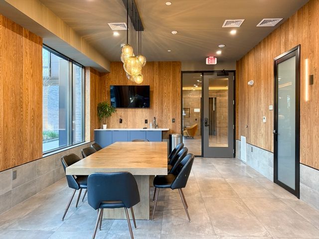 1 Nevins Hill Way 507, Boston, MA 02135