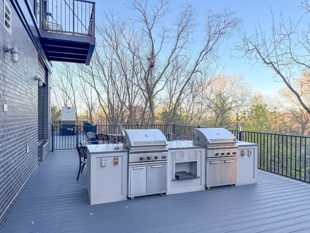 1 Nevins Hill Way 507, Boston, MA 02135