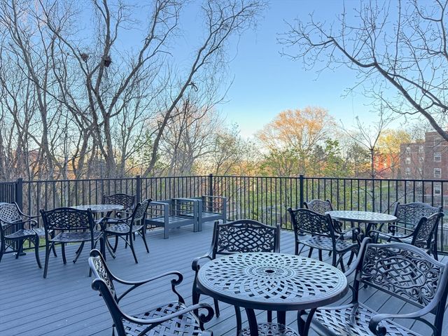 1 Nevins Hill Way 507, Boston, MA 02135