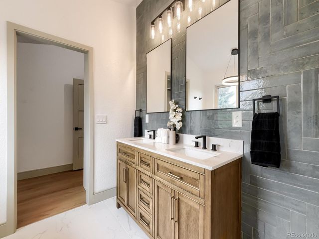 18325 E Idaho Place, Aurora, CO 80017