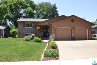 4609 S Bluestem Cir, Sioux Falls, SD 57106