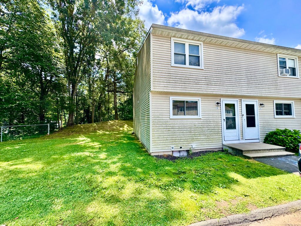 1081 New Haven Road APT 4A, Naugatuck, CT 06770