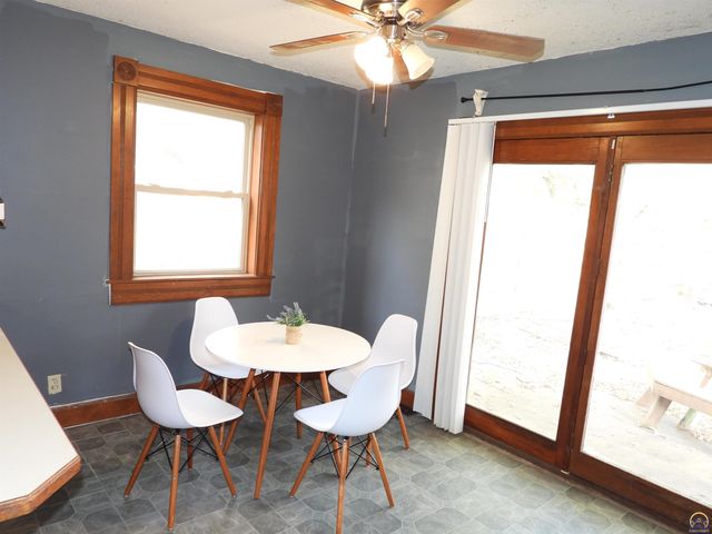 320 W Dayton AVE, Burlingame, KS 66413