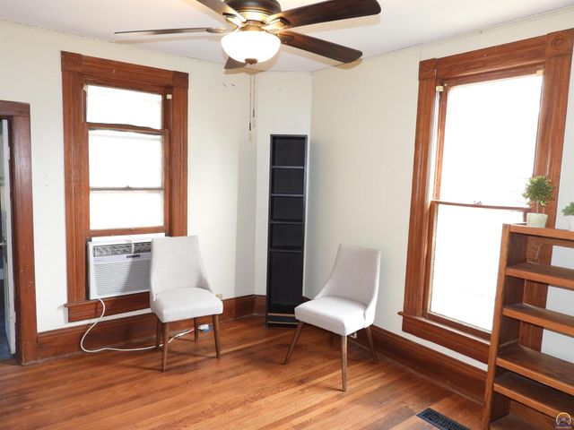 320 W Dayton AVE, Burlingame, KS 66413