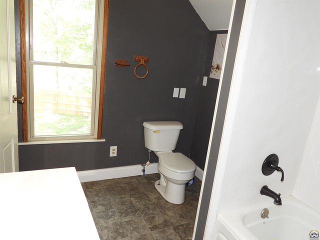 320 W Dayton AVE, Burlingame, KS 66413