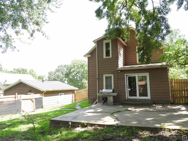 320 W Dayton AVE, Burlingame, KS 66413