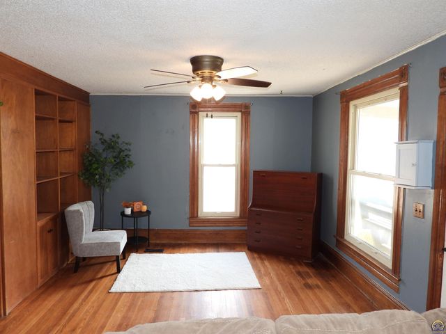 320 W Dayton AVE, Burlingame, KS 66413