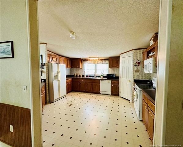 225 Angel Drive, Fayetteville, NC 28306