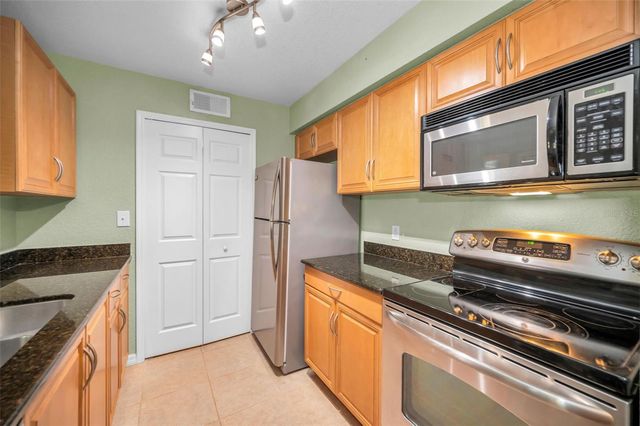 3261 HAVILAND COURT 203, Palm Harbor, FL 34684